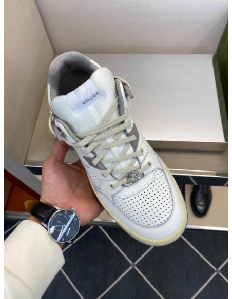 FashionStatement,GUCCI,IconicStyle,ItalianCraftsmanship,LuxuryFootwear,SNEAKER