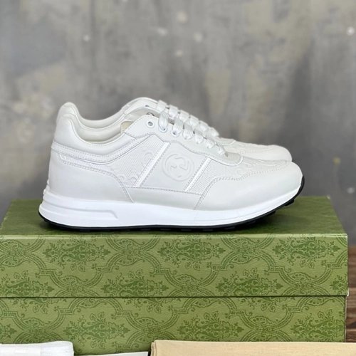 FashionStatement,GUCCI,IconicStyle,ItalianCraftsmanship,LuxuryFootwear,SNEAKER