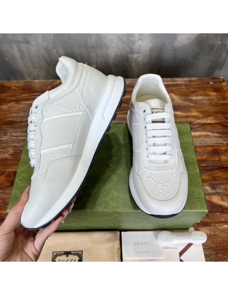 FashionStatement,GUCCI,IconicStyle,ItalianCraftsmanship,LuxuryFootwear,SNEAKER