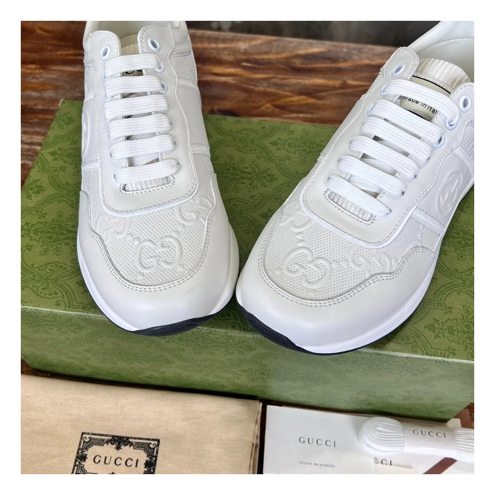 FashionStatement,GUCCI,IconicStyle,ItalianCraftsmanship,LuxuryFootwear,SNEAKER