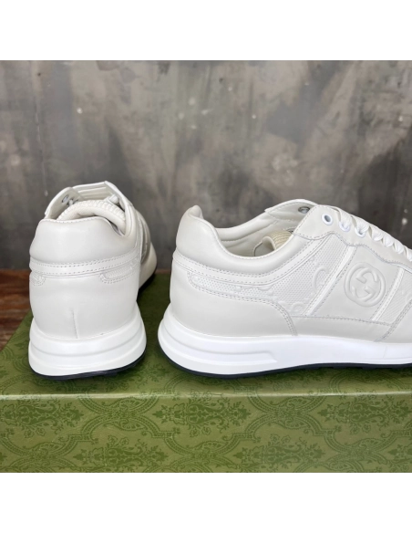 FashionStatement,GUCCI,IconicStyle,ItalianCraftsmanship,LuxuryFootwear,SNEAKER