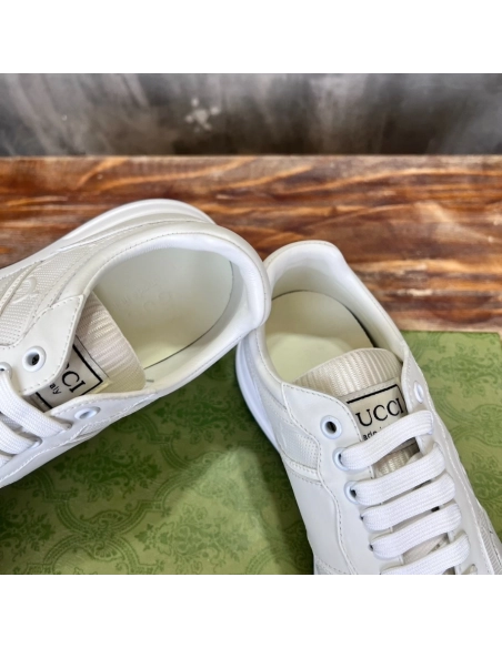 FashionStatement,GUCCI,IconicStyle,ItalianCraftsmanship,LuxuryFootwear,SNEAKER