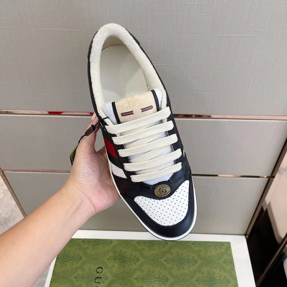 FashionStatement,GUCCI,IconicStyle,ItalianCraftsmanship,LuxuryFootwear,SNEAKER