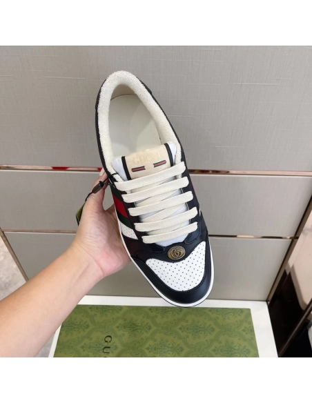 FashionStatement,GUCCI,IconicStyle,ItalianCraftsmanship,LuxuryFootwear,SNEAKER