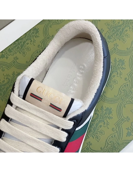 FashionStatement,GUCCI,IconicStyle,ItalianCraftsmanship,LuxuryFootwear,SNEAKER