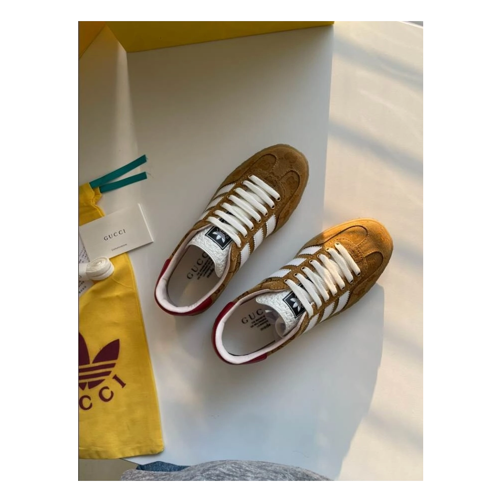 FashionStatement,GUCCI,IconicStyle,ItalianCraftsmanship,LuxuryFootwear,SNEAKER