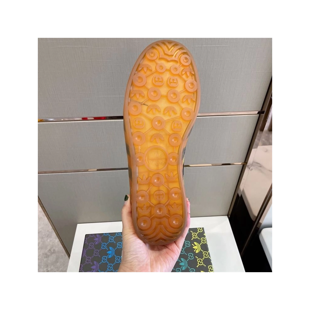 FashionStatement,GUCCI,LuxuryFootwear,SNEAKER