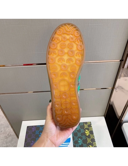 FashionStatement,GUCCI,LuxuryFootwear,SNEAKER