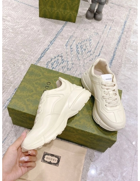 FashionStatement,GUCCI,IconicStyle,ItalianCraftsmanship,LuxuryFootwear,SNEAKER