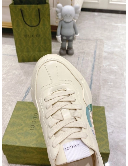 FashionStatement,GUCCI,IconicStyle,ItalianCraftsmanship,LuxuryFootwear,SNEAKER