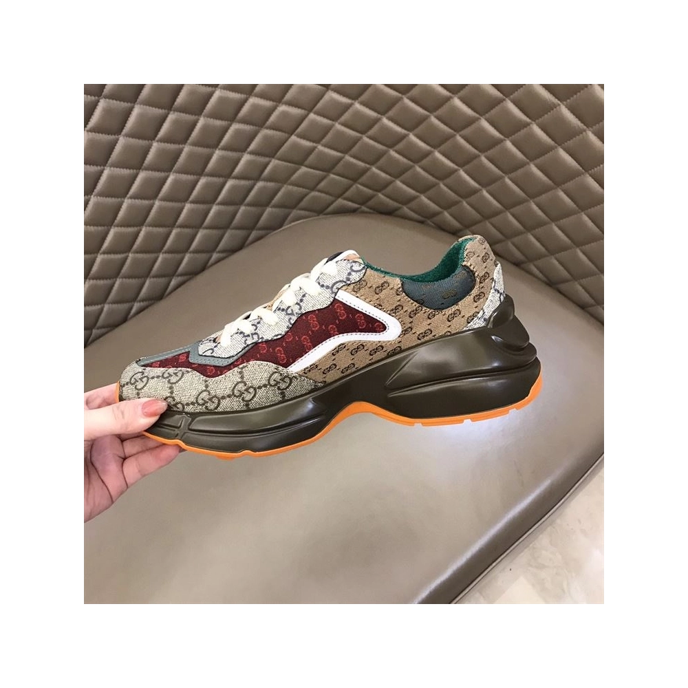 FashionStatement,GUCCI,IconicStyle,ItalianCraftsmanship,LuxuryFootwear,SNEAKER