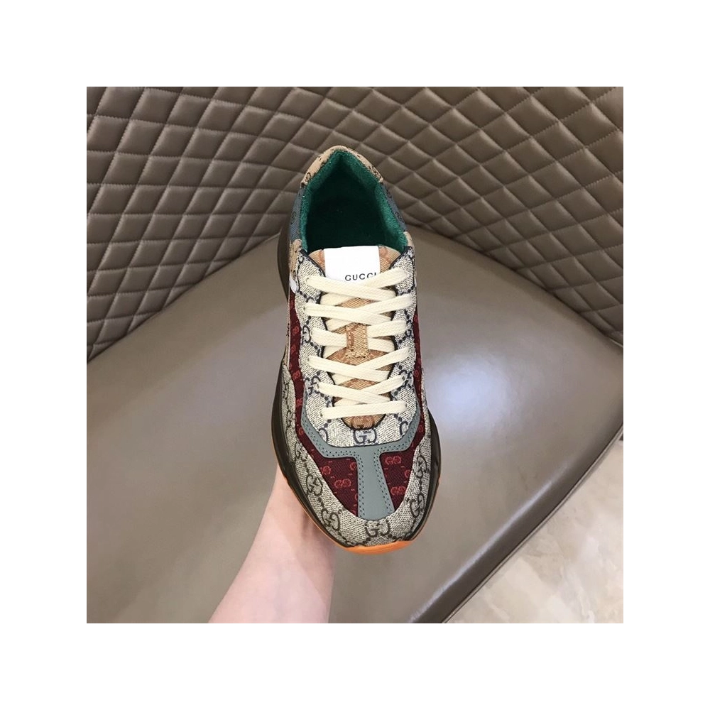 FashionStatement,GUCCI,IconicStyle,ItalianCraftsmanship,LuxuryFootwear,SNEAKER