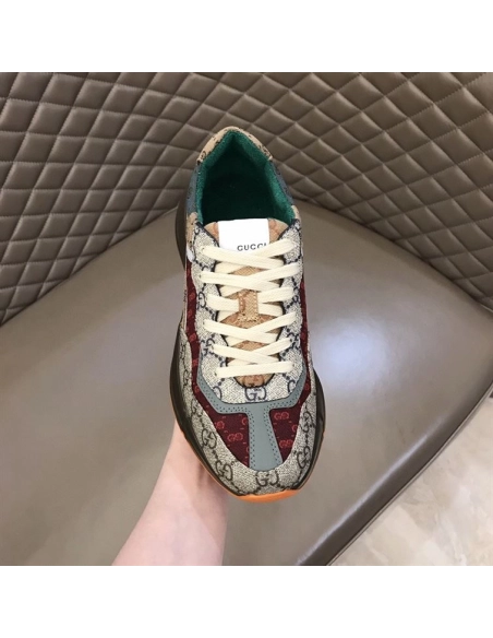 FashionStatement,GUCCI,IconicStyle,ItalianCraftsmanship,LuxuryFootwear,SNEAKER