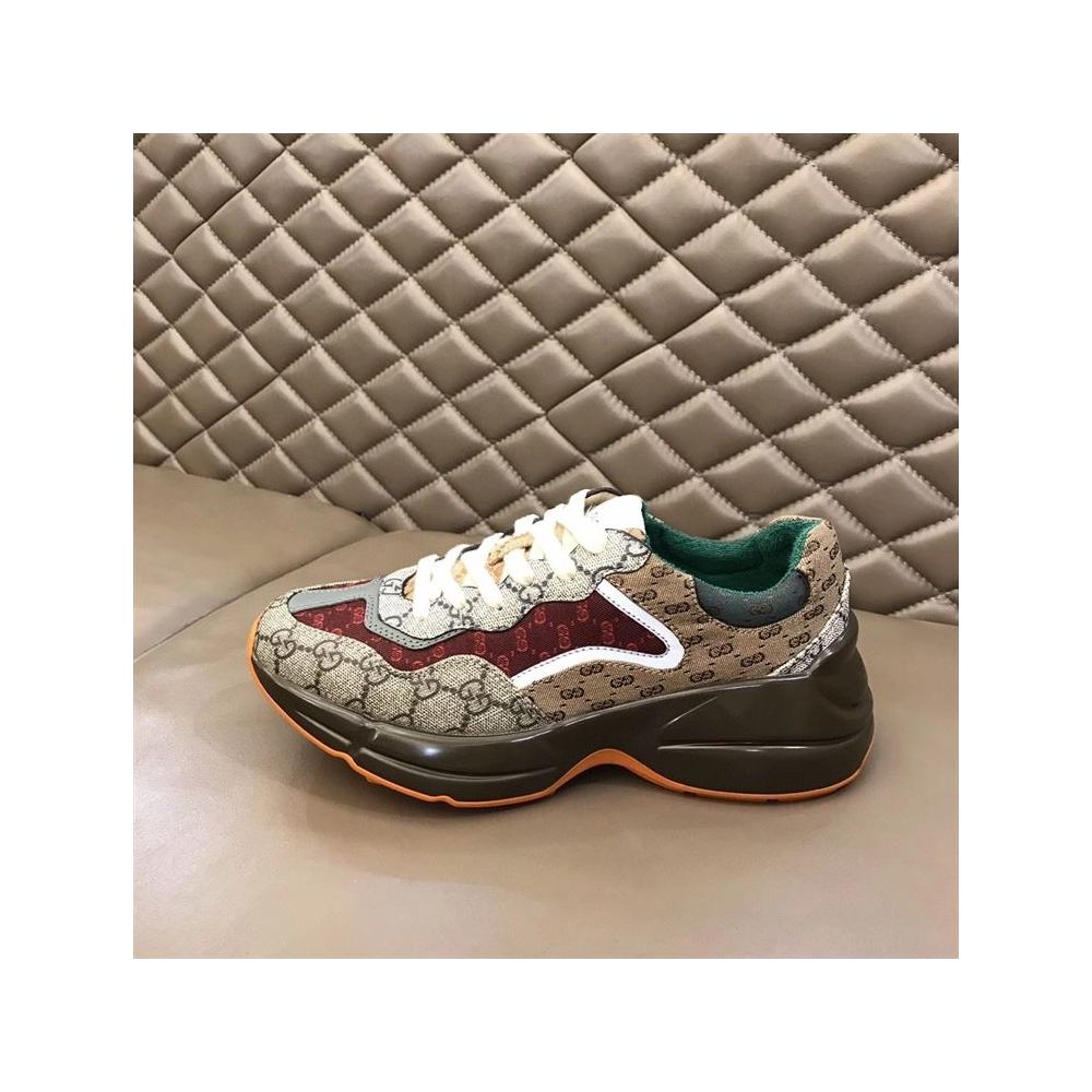 FashionStatement,GUCCI,IconicStyle,ItalianCraftsmanship,LuxuryFootwear,SNEAKER