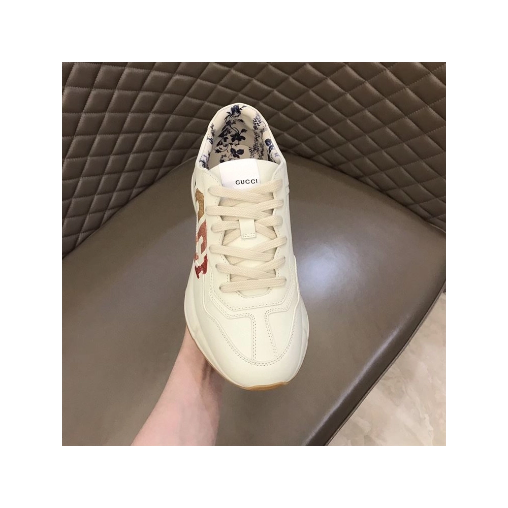 FashionStatement,GUCCI,IconicStyle,ItalianCraftsmanship,LuxuryFootwear,SNEAKER