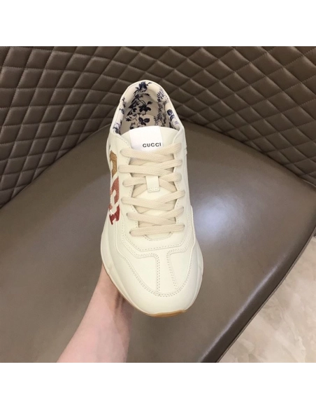 FashionStatement,GUCCI,IconicStyle,ItalianCraftsmanship,LuxuryFootwear,SNEAKER