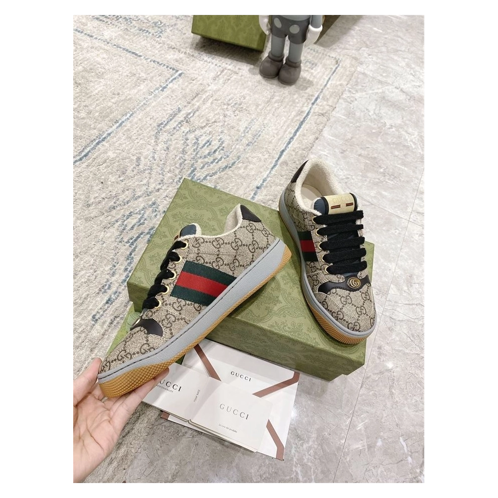 FashionStatement,GUCCI,IconicStyle,ItalianCraftsmanship,LuxuryFootwear,SNEAKER