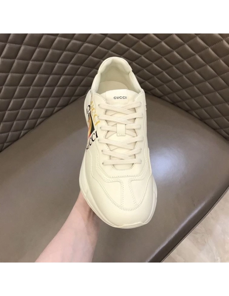 FashionStatement,GUCCI,IconicStyle,ItalianCraftsmanship,LuxuryFootwear,SNEAKER