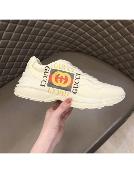 FashionStatement,GUCCI,IconicStyle,ItalianCraftsmanship,LuxuryFootwear,SNEAKER