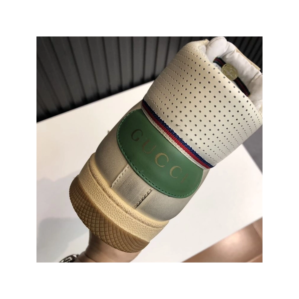 FashionStatement,GUCCI,IconicStyle,ItalianCraftsmanship,LuxuryFootwear,SNEAKER