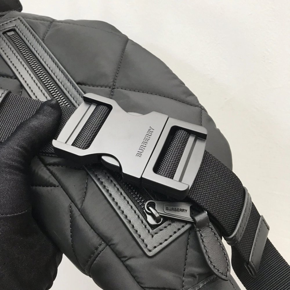 Burberry Bags 450679 31X7.5X16cm