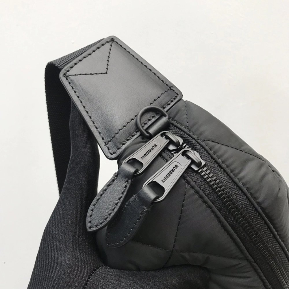 Burberry Bags 450679 31X7.5X16cm